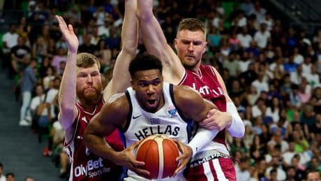 Giannis, imparable en el triunfo de Grecia sobre Letonia