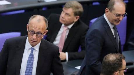 Merz scheitert im ersten Wahlgang – CDU-Politiker „fassungslos“