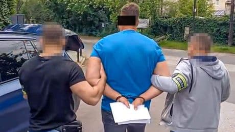 Voortvluchtige Nederlander (42) door ’schaduwjagers’ gearresteerd in Pools flatje bij landelijke operatie tegen criminelen