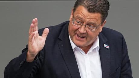 „Rein politische Entscheidung“, sagt der AfD-Vize – Mehrere Politiker für Parteiverbot