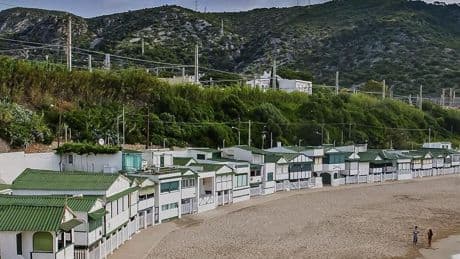 La playa catalana que ha sido declarada recientemente Bien de Interés Cultural por su toque retro