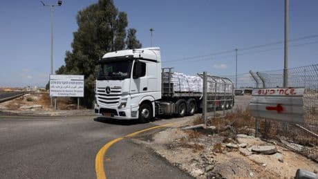 İsrail, kıtlık yaşanan Gazze’ye 5 TIR yardım geçişine izin verdi