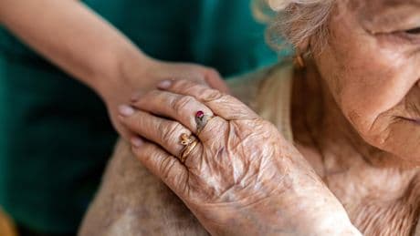 En Suède, des viols de femmes âgées par leurs auxiliaires de vie, signent l’effritement d’un modèle social longtemps érigé en exemple