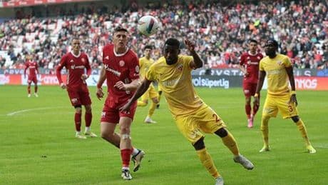 Anneler Günü'nde 1038 kadın Kayserispor-Antalyaspor maçını ücretsiz izleyecek
