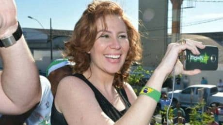 Carla Zambelli, chi è la deputata brasiliana scappata in Italia: la condanna a 10 anni per hackeraggio e il legame con Bolsonaro