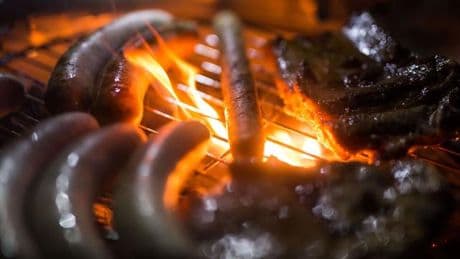 Preissteigerungen bei Fleisch: Grillfans müssen etwas tiefer ins Portemonnaie greifen