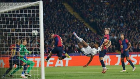 Un irreductible Barça, con un admirable Lamine, empata ante el Inter