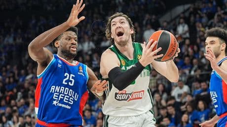 Anadolu Efes evinde kazandı! Seri son maça kaldı