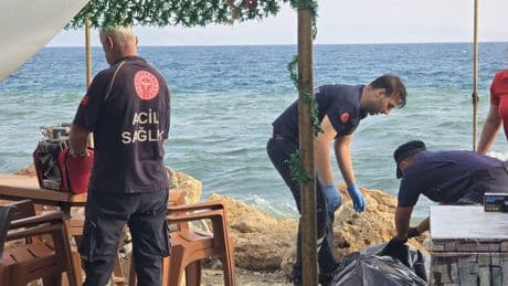 Hatay'da denizde dalgalara kapılan kişi boğuldu
