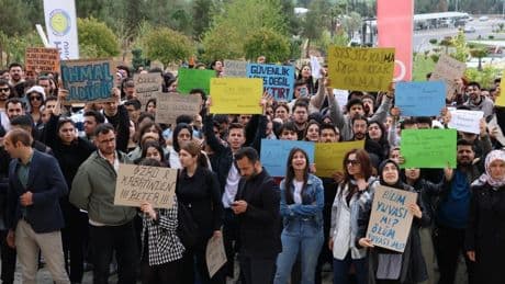 Harran Üniversitesi öğrencileri ihmale tepkili | Rektöre istifa çağrısı