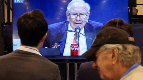 Warren Buffett says US spending is 'unsustainable,' but doesn't envy DOGE and its efforts to fix it