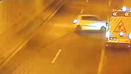 «Pues nos matamos»: su novio tiró del freno cuando ella conducía