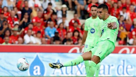 El Barça gana en Mallorca con tres goles y mucha polémica