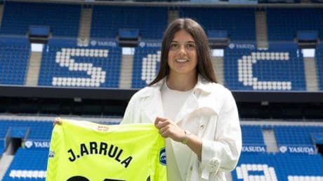 La Real renueva y sube al primer equipo a Julia Arrula y se asegura la portería