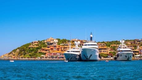 Cresce la presenza di superyacht in Gallura