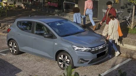 Este coche europeo aguanta el pulso a los chinos: sigue siendo el más vendido en España y la clave de su éxito está en el precio