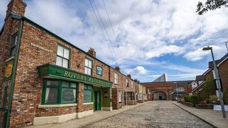 Coronation Street star suffers 'unexpected accident' at home after horror fall