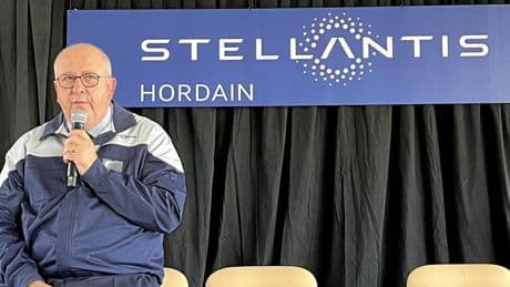 « Si je paie les amendes CO2, je ferme des usines » : le cri d’alarme du patron Europe de Stellantis