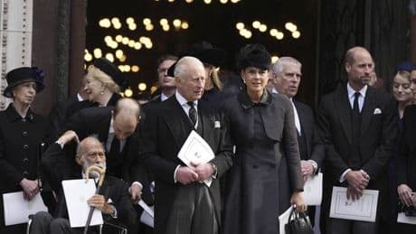 La familia real británica despide a la duquesa de Kent en Westminster