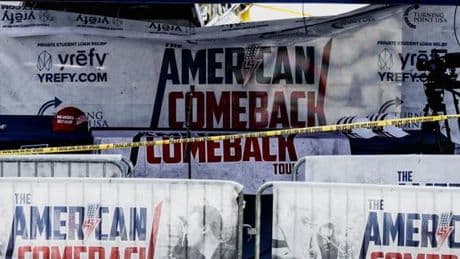 Aux Etats-Unis, Charlie Kirk, l’une des plus célèbres figures de la droite trumpiste, a été assassiné sur un campus