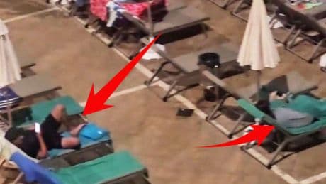 Liegen-Kampf immer verrückter - Urlauber schlafen jetzt am Pool