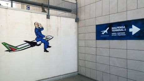 "Welcome to Silvio Berlusconi Airport". A Malpensa il nuovo murale per il Cavaliere