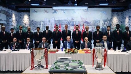 Cumhurbaşkanı Erdoğan, Galatasaray futbol takımını kabul etti