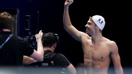 Comment Léon Marchand a transformé sa timidité en force pour dominer la natation mondiale