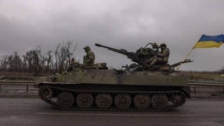 Trump promette nuove armi: 10 intercettori Patriot per Kiev. Furia di Mosca