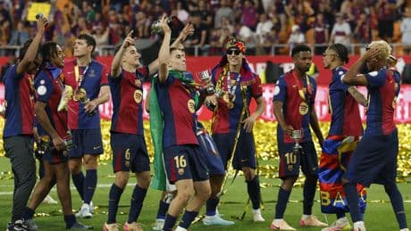 Los bailes del 'rubio' Lamine, las gafas de fiesta de Raphinha y el aviso de Ferran: "No hay que pasarse que espera la Champions"