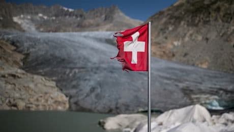 Suisse: des millions de tonnes de roches tombent sur un village, provoquant des dégâts et un séisme