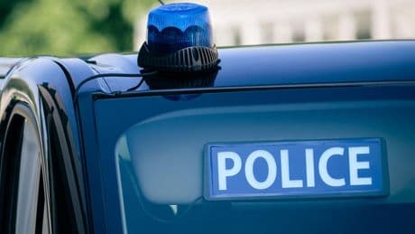 Une femme meurt après une chute de 9 étages, son conjoint en garde à vue pour homicide