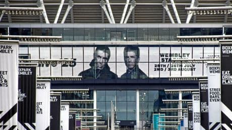 Les frères Gallagher à prix d’or : une toile à leur effigie estimée à 2,5 millions d’euros
