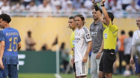 El Milan hace 'oficial' la llegada de Modric