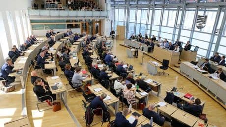 Sachsen-Anhalt: Landtag berät über Kitas, Bürgergeld und Elbe