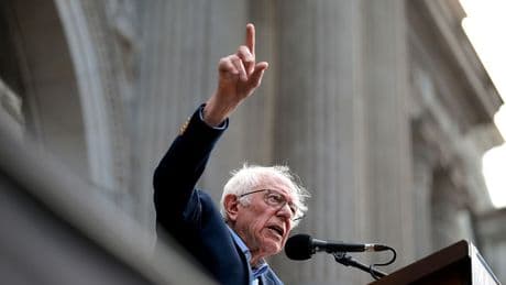 Video shows moment Bernie Sanders learned of U.S. strikes on Iran