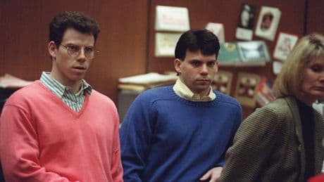 États-Unis: la justice accepte d'examiner un possible allègement de peine pour les frères Menendez