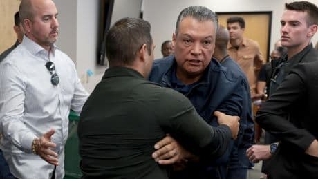 Letters to the Editor: We cannot allow a U.S. senator to be handcuffed for asking questions