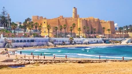 Brits face cancelled holidays as holiday company loses license
