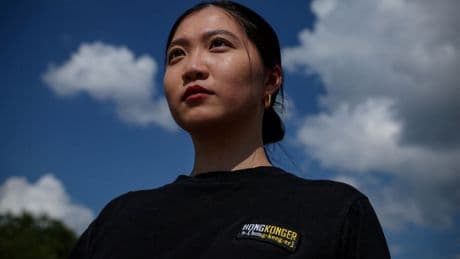 Politie Hongkong arresteert familie voortvluchtige dissident