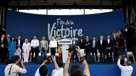 Meloni si prepara a partire per il G7 con la spina di Salvini: «Il rischio non è Putin ma i migranti»