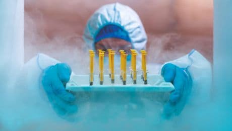 Face aux épidémies dévastatrices, le coup d’accélérateur sans précédent de la recherche
