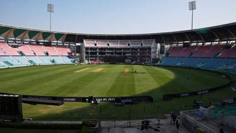Pakistan Super League follows Indian Premier League in postponing matches