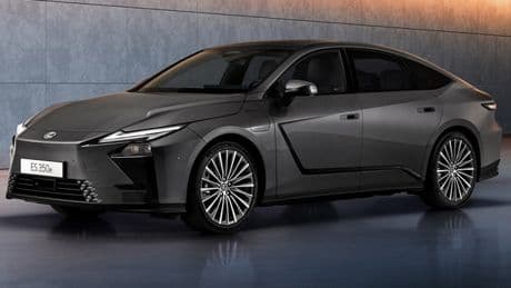 Lexus, la nuova ES alza l'asticella dell'eleganza e del comfort ancora più in alto. Sarà ibrida ed elettrica pura