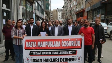 Hakkari’de İHD’den hasta mahpus eylemi: Felem Aker başta olmak üzere tüm hasta mahpuslar serbest bırakılsın