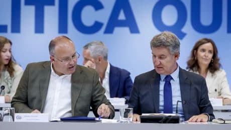 Feijóo encomienda al PP una &quot;limpieza total&quot; del &#039;sanchismo&#039;: &quot;Compran tiempo vendiendo al Estado&quot;