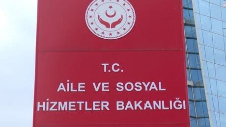 Aile ve Sosyal Hizmetler Bakanlığı: İzmir'de babaannesinin şiddetine maruz kalan çocuk korumaya alındı