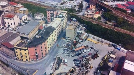 Cemento liquido giù dal cantiere del Terzo Valico: colpiti due auto e uno scooter, nessun ferito
