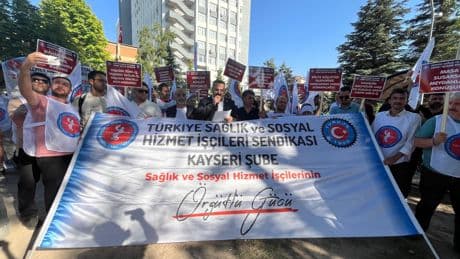 Sağlık işçileri hükümeti uyardı: “İşçinin sabrını daha fazla sınamayın”