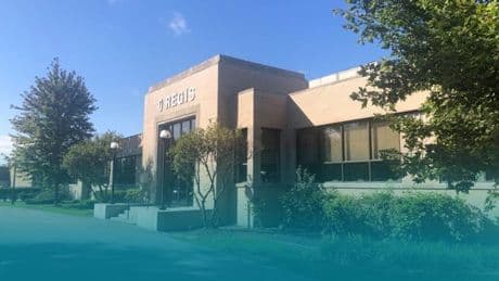 La farmacéutica Esteve compra una empresa en Estados Unidos para poder fabricar desde allí